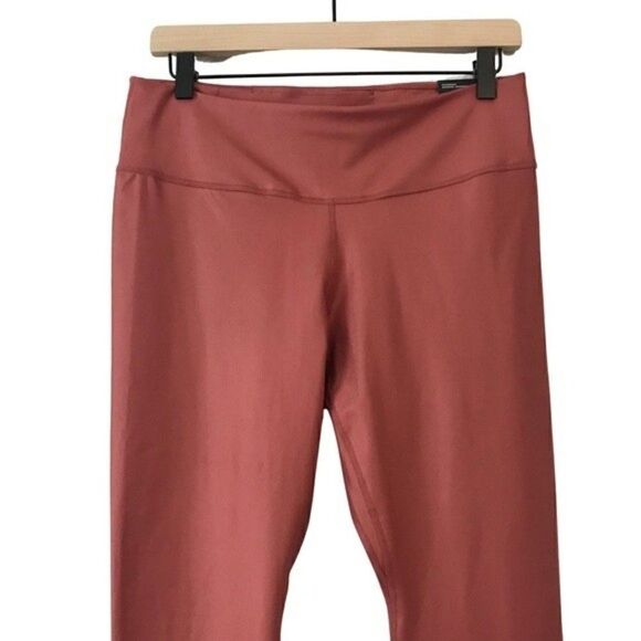 New! Nike One Tight Fit Dri-Fit Coated Mid Rise 7/8 Leggings - Picture 3 of 8